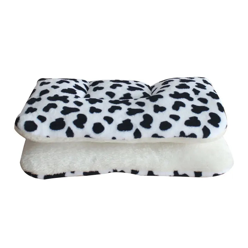 Flannel Pet Pad Dog Bed Thickened Sleeping Pad Dog Blanket Suitable for Chihuahua Labrador Puppy Kitten Small Large Dog
