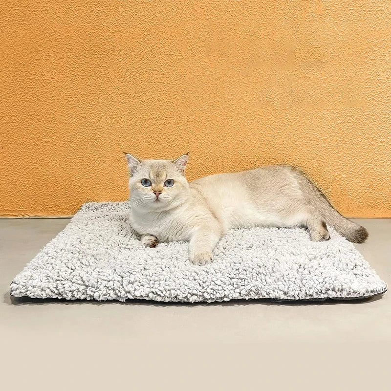 Self-Heating Pet Pads Blanket Puppy Pad Warm Cushion Mat Reflects Bed Cat Warmer Mat Comfortable Pet Sleeping Mat for Cats Dogs